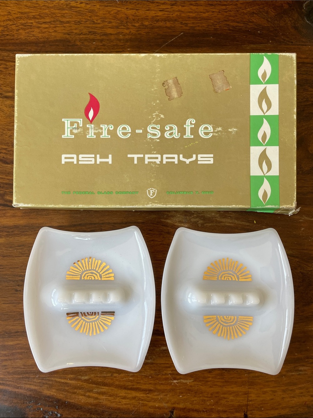 2 NWT Vintage MCM White Milk Glass Ash Trays Gold Sunburst Original Box Federal
